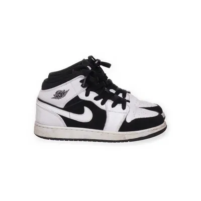 Sneakers (1 Mid White Black) från Nike Air Jordan