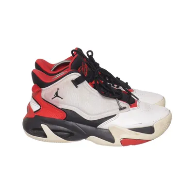 Chaussures de basketball (Max Aura 4) de Nike Air Jordan