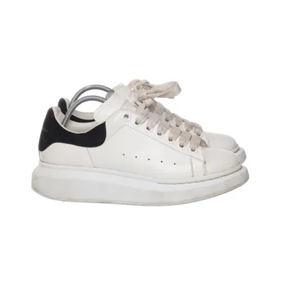 Sneakers (Oversized) från Alexander McQueen Skinn