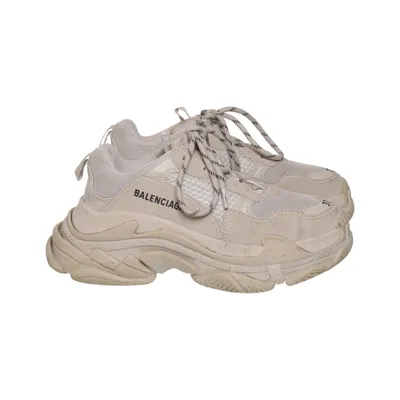 Sneakers (Triple S) från Balenciaga