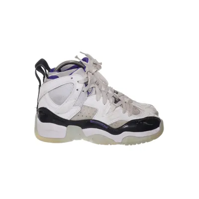 Basketskor (Jumpman Two Trey) från Nike Air Jordan