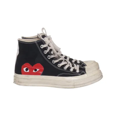 Sneakers (150204C) från Comme des Garçons PLAY x Converse