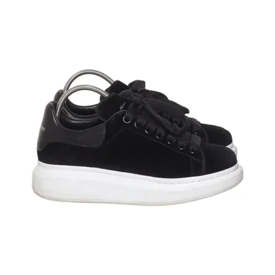 Sneakers (Zwart, Wit) van Alexander McQueen