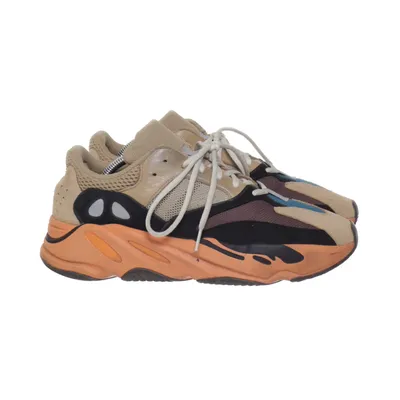 Sneakers (Boost 700 Enflame Amber) från Adidas x Yeezy