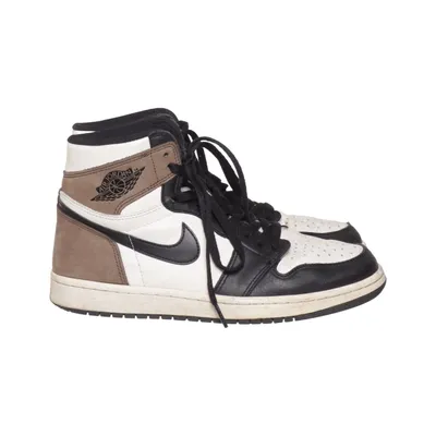 Sneakers (1 Retro High Dark Mocha) från Nike Air Jordan Skinn