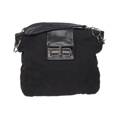 Axelremsväska (Svart) från Chanel