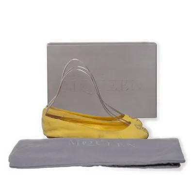 Ballerina's (Geel) van Alexander McQueen Suède