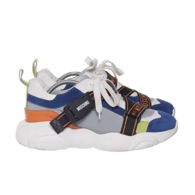 Sneakers (Multicolor Criss-Crossing Strap Sneakers) från Moschino Skinn, Mocka