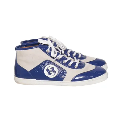 Sneakers (Two Tone Canvas and Patent Hi Top Sneakers) från Gucci Skinn