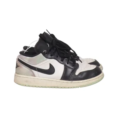Sneakers (1 Low) från Nike Air Jordan Skinn