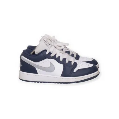 Sneakers (1Low) från Nike Air Jordan Skinn