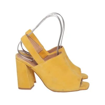 Sandaletter (Gul) från Salvatore Ferragamo