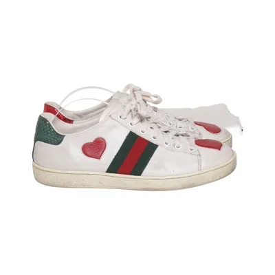 Sneakers (‘HEART’ Green Red Web Sneakers ) från Gucci