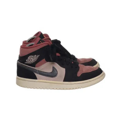 Sneakers (Jordan 1 Mid Canyon Rust) fra Jordan Læder
