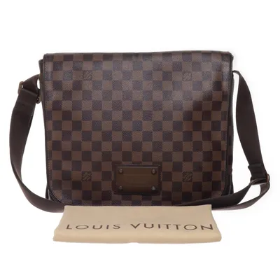 Axelremsväska (Brooklyn Bag) från Louis Vuitton