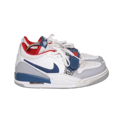Sneakers (Legacy 312 Low) från Nike Air Jordan Skinn