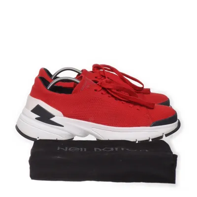 Baskets (Rouge, Blanc, Noir) de Neil Barrett