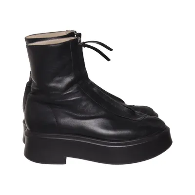 Ankle boots (Black) from The Row Leather
