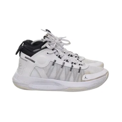 Basketball shoes (Jumpman ) from Nike Air Jordan