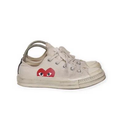 Tygskor (Vit, Röd) från Comme des Garçons PLAY x Converse