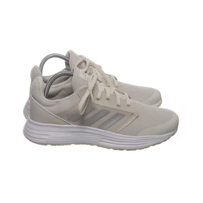 Träningsskor (Beige) från Adidas