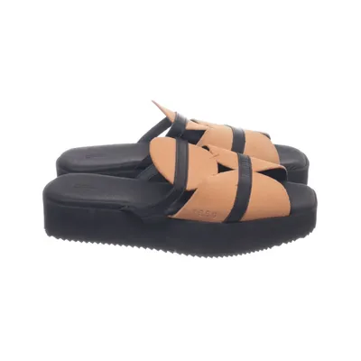 Slip-ins (Black, Beige) from Gram
