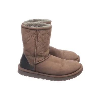 Enkellaarzen (Classic Short II) van UGG Suède