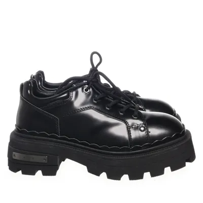 Derbyskor (Detroit Leather, Black) från Eytys Skinn