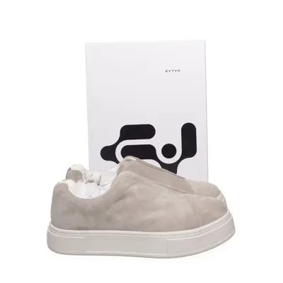Slip-ons (Doja S-O Suede, Cement) fra Eytys Ruskind