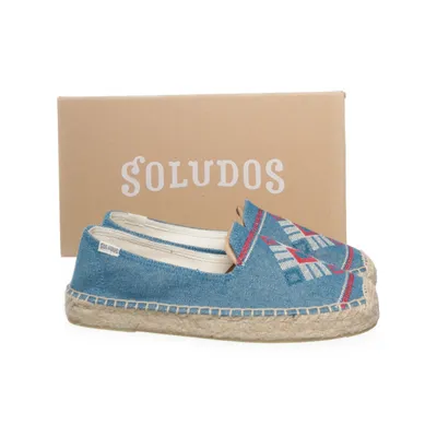 Espadrilles (Yucatan Embroidered Platform Smoking Slipper) de Soludos