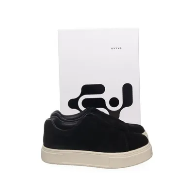 Slip-ons (Doja S-O Suede, Black) fra Eytys Ruskind