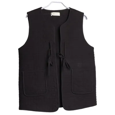 Ytterväst (Svart) från Skall Studio Ekologisk bomull