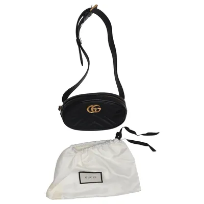 Midjeväska (GG Marmont Oval) från Gucci Skinn