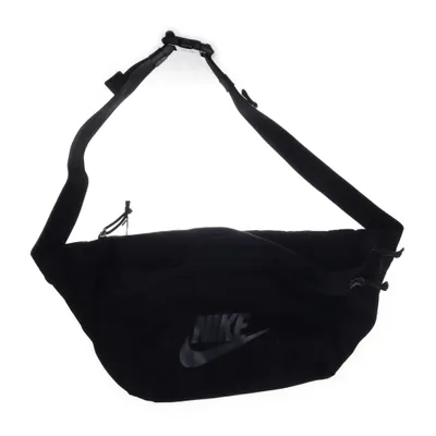 Midjeväska (Svart) från Nike