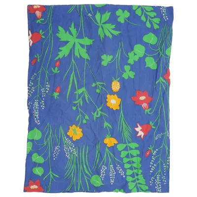 Örngott (vintage pillowcase, floral pillow cover, retro Scandinavian textile, colorful flower pattern, cottagecore home decor, boho pillowcase, Nordic vintage fabric, handmade textile aesthetic, blue floral bedding, retro home decor, nature inspired print, colorful botanical fabric, cozy cottage style, folk art textile, unique vintage linens, soft home aesthetic, thrifted home decor, sustainable interior style, floral cottage decor, Scandinavian folk pattern diy sewing project, upcycling fabric, craft supplies, boho diy decor, textile art inspiration, sewing inspiration, handmade home decor, eco crafting, patchwork material, creative reuse ideas, visible mending aesthetic, cottagecore vibes, slow living decor, colorful retro aesthetic, arts and crafts fabric, maker project material, sustainable home styling, vintage textile lover, whimsical floral decor, hygge home inspiration, diy cushion cover, sewing community, recycled textile project, creative studio aesthetic, retro botanical print, maximalist home decor, unique thrift find, nostalgic vintage style, Scandinavian cottage aesthetic, bohemian interior vibes)