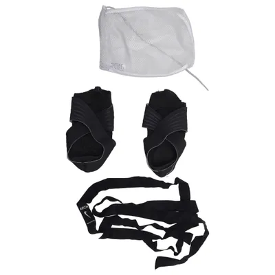 Sports equipment (Black) from Nike