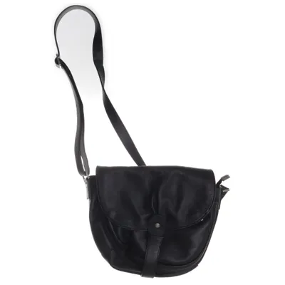 Axelremsväska (Svart) från Sabrina