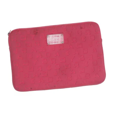 Laptopsleeve (Neoprene Pink Embossed) fra Marc by Marc Jacobs Polyester