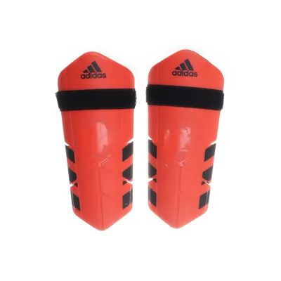 Benskydd (Röd, Svart) från Adidas