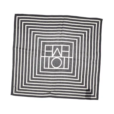 Zakdoek (SIGNATURE MONOGRAM SILK POCKET SCARF) van Totême Zijde