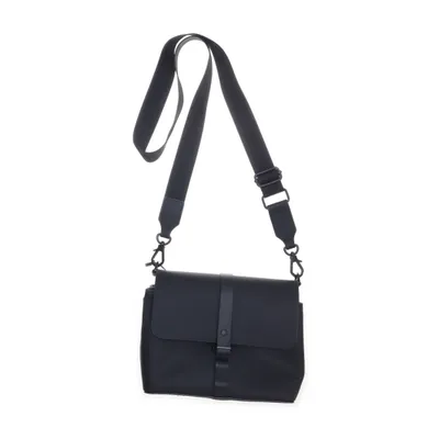 Axelremsväska (Svart) från Gaston Luga Polyamid, Återvunnen polyester