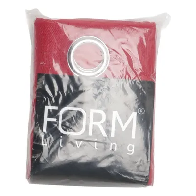 Öljettgardin (Svart, Röd) från Form Living Polyester