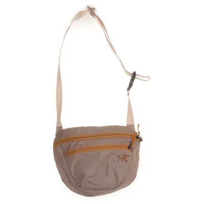 Midjeväska (Beige) från Arc'teryx