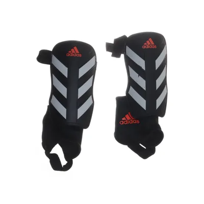 Skydd (Svart, Vit) från Adidas