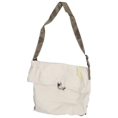 Axelremsväska (Beige) från Moonchild Nylon