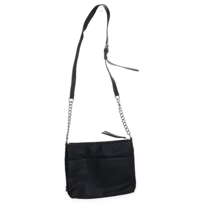 Axelremsväska (Svart) från Dana Buchman