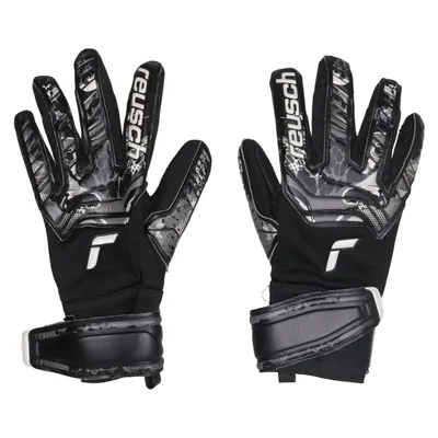 Goalkeeper gloves (Attrakt Infinity) from Reusch