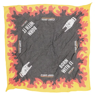 Cache-col (Born With It) de Caniam