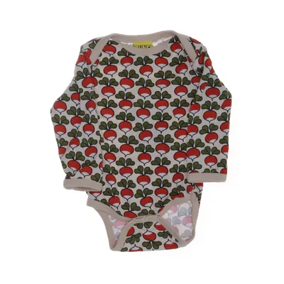 Body (Beige, Röd, Grön, Vit) från Duns Ekologisk bomull