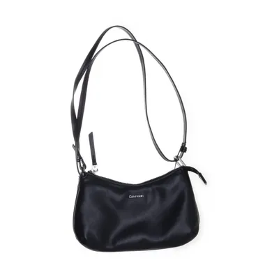 Axelremsväska (Svart) från Calvin Klein
